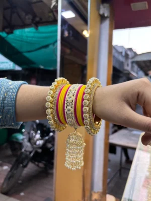 Traditional Bridal Chooda Set with Golden Kaleere